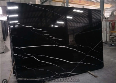 Mustat Marquina-marmorilaatat